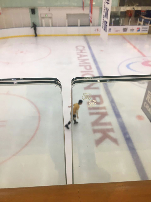 宁夏伟昌钢化玻璃有限公司成立于2010年，是一家专业加工各类型钢化玻璃、设计阳光房及节能门窗的生产厂家，公司生产的产品通过国家质量技术检测，各项指标达到行业标准。本着以“质量求生存，以管理求效益”为客户提供门窗、玻璃一站式服务的经营理念；公司为其自身赢得良好社会信誉的同时，也缔造了辉煌的品牌。公司主要产品为；镀膜玻璃、磨砂玻璃、夹胶玻璃、中空玻璃、钢化玻璃、LOW-E玻璃、幕墙玻璃、防火、防弹玻璃等，节能门窗有断桥、铝包木、木包铝等。