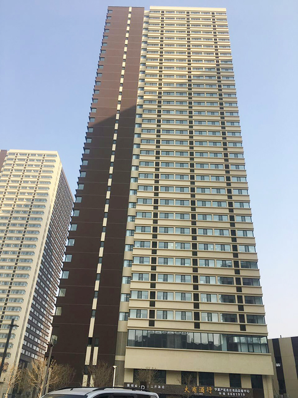 宁夏伟昌钢化玻璃有限公司成立于2010年，是一家专业加工各类型钢化玻璃、设计阳光房及节能门窗的生产厂家，公司生产的产品通过国家质量技术检测，各项指标达到行业标准。本着以“质量求生存，以管理求效益”为客户提供门窗、玻璃一站式服务的经营理念；公司为其自身赢得良好社会信誉的同时，也缔造了辉煌的品牌。公司主要产品为；镀膜玻璃、磨砂玻璃、夹胶玻璃、中空玻璃、钢化玻璃、LOW-E玻璃、幕墙玻璃、防火、防弹玻璃等，节能门窗有断桥、铝包木、木包铝等。